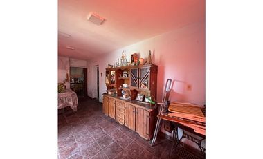 PARIS 2950, entre Santiago y Asunción, Isidro Casanova