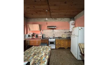 PARIS 2950, entre Santiago y Asunción, Isidro Casanova