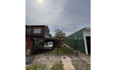 PARIS 2950, entre Santiago y Asunción, Isidro Casanova