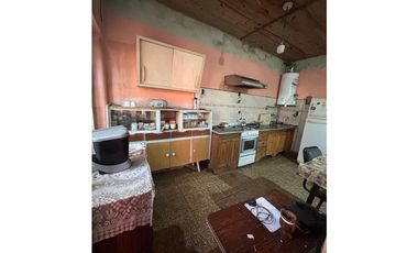 PARIS 2950, entre Santiago y Asunción, Isidro Casanova