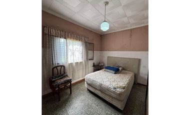 PARIS 2950, entre Santiago y Asunción, Isidro Casanova