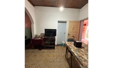 PARIS 2950, entre Santiago y Asunción, Isidro Casanova