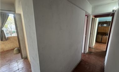 VENTA DEPTO 4 AMB CON BALCON. CHILAVERT 6800. VILLA LUGANO. CABA.