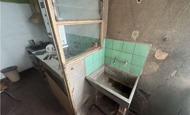 VENTA DEPTO 4 AMB CON BALCON. CHILAVERT 6800. VILLA LUGANO. CABA.