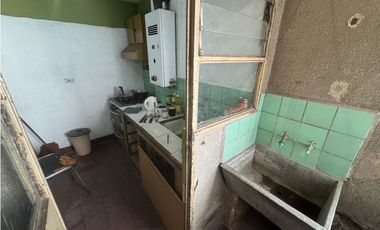 VENTA DEPTO 4 AMB CON BALCON. CHILAVERT 6800. VILLA LUGANO. CABA.