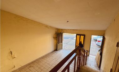 Se vende casa en calle Cura lvarez.