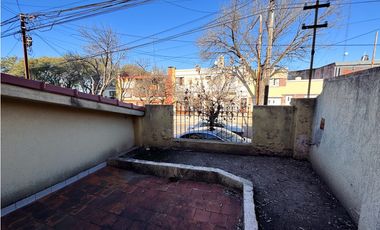 Se vende casa en calle Cura lvarez.