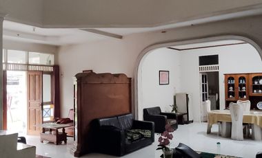 Rumah 2 Lantai Lokasi Strategis di Tengah Kota Cianjur