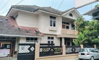 Rumah 2 Lantai Lokasi Strategis di Tengah Kota Cianjur