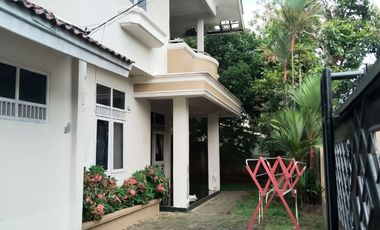 Rumah 2 Lantai Lokasi Strategis di Tengah Kota Cianjur