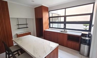Rumah baru semi furnish batununggal bandung