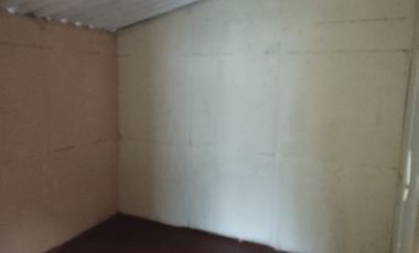 Casa Esquinera Con Amplio Lote Y Proyección De Construcción En Sibaté – Barrio La Paz