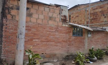 Casa Esquinera Con Amplio Lote Y Proyección De Construcción En Sibaté – Barrio La Paz
