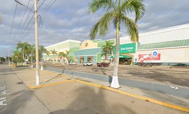 Local Comercial en Venta en Plaza Real a 4 min. de la Universidad Autónoma del Carmen II, Campeche.