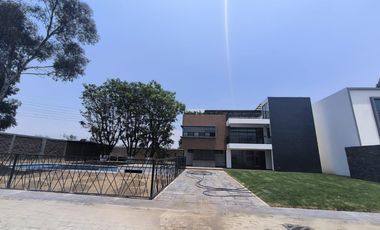 Venta de casa NUEVA EN FRACCIONAMIENTO residencial Parque Real Puebla