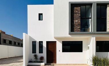 Venta de casa NUEVA EN FRACCIONAMIENTO residencial Parque Real Puebla