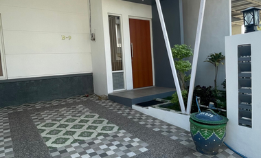 Villa 2 lantai 700 jutaan view langsung pegunungan dan kota