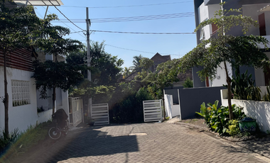 Villa 2 lantai 700 jutaan view langsung pegunungan dan kota