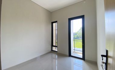 Hunian Nyaman dengan Taman Hijau & Area Bermain Anak