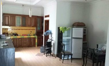 JUAL CEPAT BU Banjar Wijaya Cipondoh Tangerang Rumah 2 Lantai SHM 2,35 M Nego