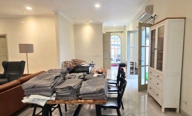 Disewakan Rumah Di Permata Hijau Jakarta Selatan STD634