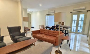 Disewakan Rumah Di Permata Hijau Jakarta Selatan STD634