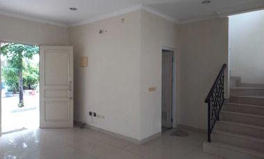 Disewakan rumah termurah di green lake city cluster europe 10x20