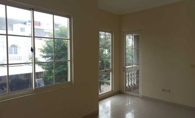 Disewakan rumah termurah di green lake city cluster europe 10x20