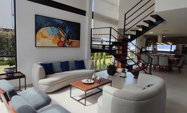 VENTA CASA, 3 DORMITORIOS / ESTUDIO, NAYON, EN URBANIZACIÓN