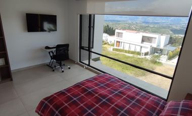 VENTA CASA, 3 DORMITORIOS / ESTUDIO, NAYON, EN URBANIZACIÓN