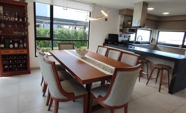 VENTA CASA, 3 DORMITORIOS / ESTUDIO, NAYON, EN URBANIZACIÓN