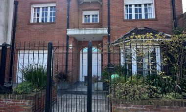 Interesante casa  en lote 10x33 ubicada en el corazon de Playa Grande