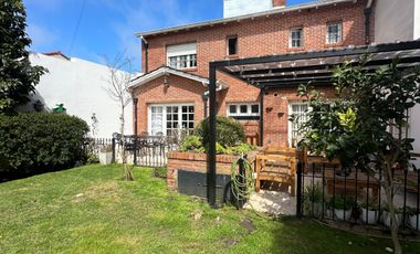 Interesante casa  en lote 10x33 ubicada en el corazon de Playa Grande