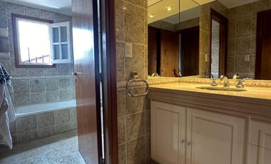 Interesante casa  en lote 10x33 ubicada en el corazon de Playa Grande