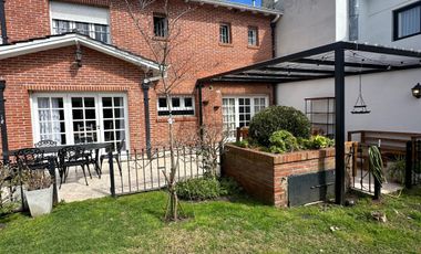 Interesante casa  en lote 10x33 ubicada en el corazon de Playa Grande