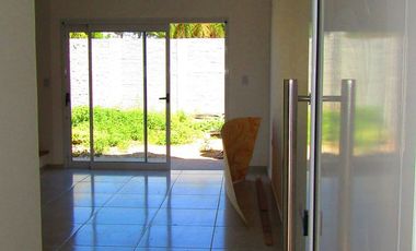 VENDO DUPLEX EN PARANA, ZONA NORTE, A 2 CUADRAS DE AVENIDA URANGA.