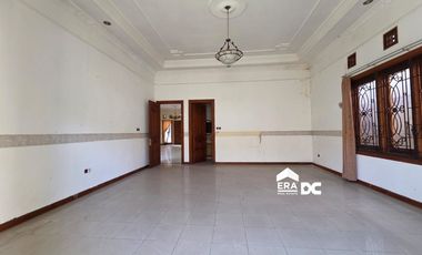 Rumah Mewah Hook Halaman Luas di Merak Sidomukti Salatiga