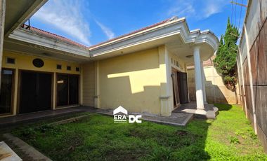 Rumah Mewah Hook Halaman Luas di Merak Sidomukti Salatiga