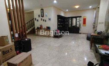 RUMAH 3 LANTAI SIAP HUNI LOKASI ANGKE INDAH JAKARTA BARAT