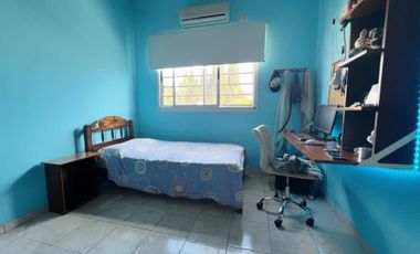 CASA EN VENTA LOMAS DE ZAMORA 5 AMBIENTES