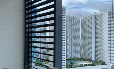 For Sale at Salcedo SkySuites: 1BR with Maid's Room and Parking Slot