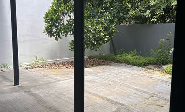 DI SEWA RUMAH HOEK MANINJAU