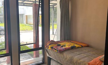 DI SEWA RUMAH HOEK MANINJAU