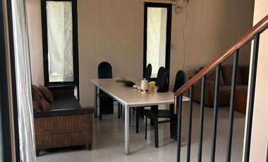 DI SEWA RUMAH HOEK MANINJAU