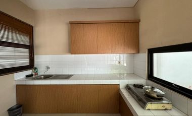 DI SEWA RUMAH HOEK MANINJAU