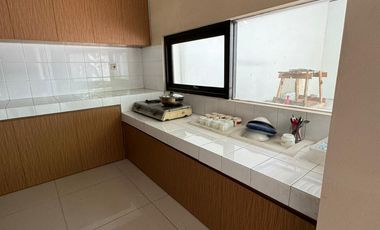 DI SEWA RUMAH HOEK MANINJAU