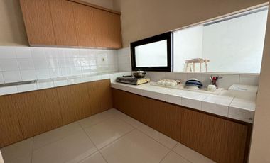 DI SEWA RUMAH HOEK MANINJAU