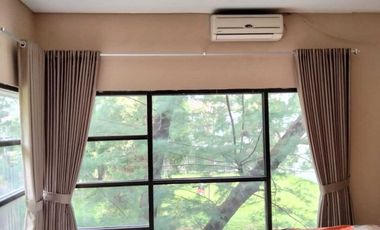 DI SEWA RUMAH HOEK MANINJAU