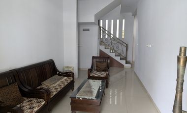 Disewakan Townhouse Mewah lokasi strategis Jagakarsa