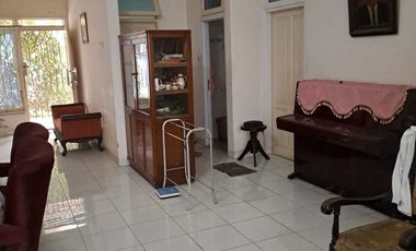 RUMAH LOKASI SANGAT STRATEGIS DAN NYAMAN